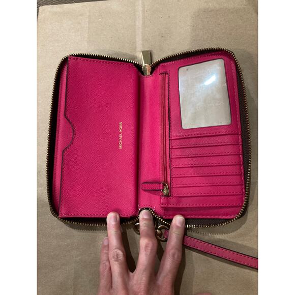 MICHAEL KORS LARGE SIGNATURE SAFFIANO LEATHER WALETT (ASIS) - Picture 9 of 14